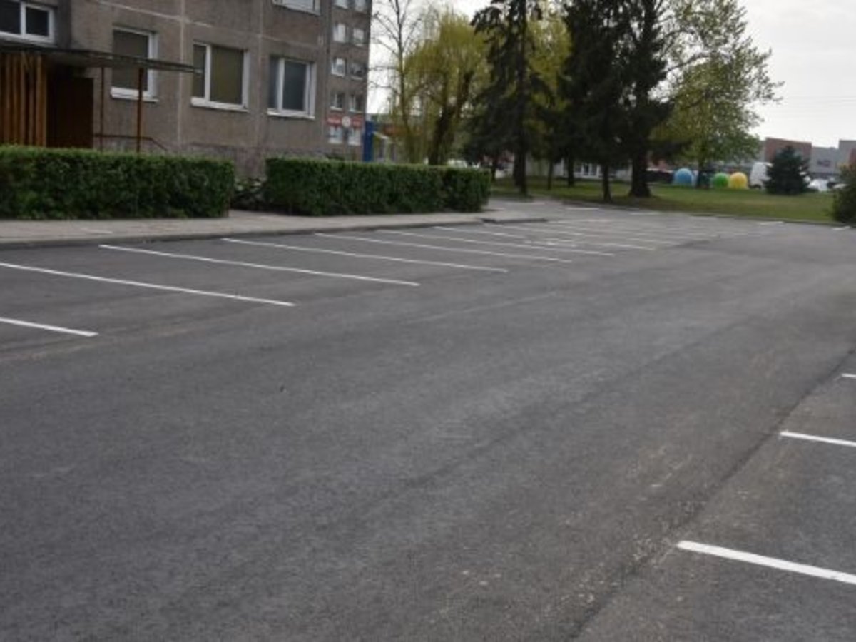 Sutvarkyta dar viena automobilių stovėjimo aikštelė Marijampolėje