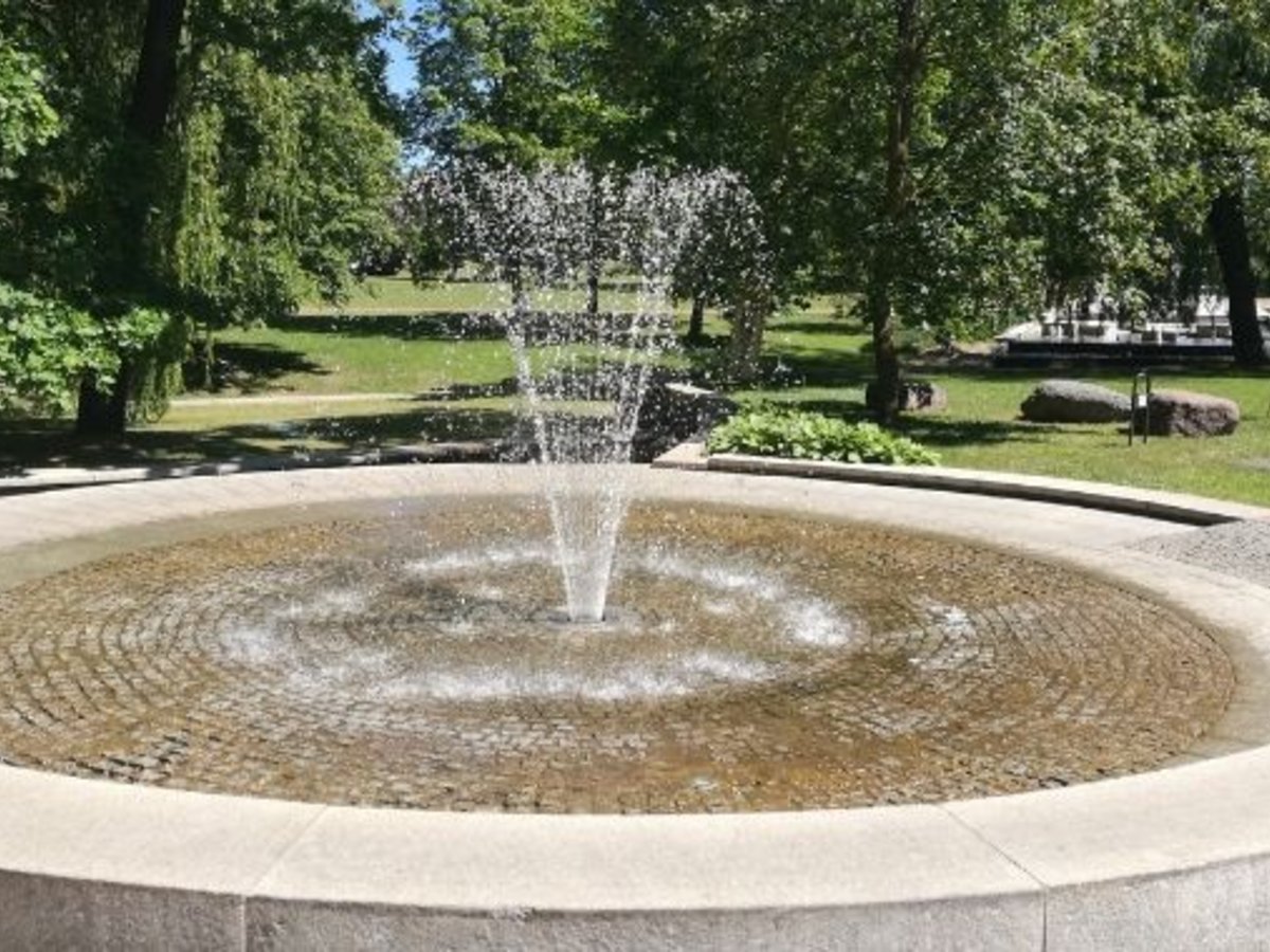Poezijos parko fontanuose vaikams žaisti nėra saugu