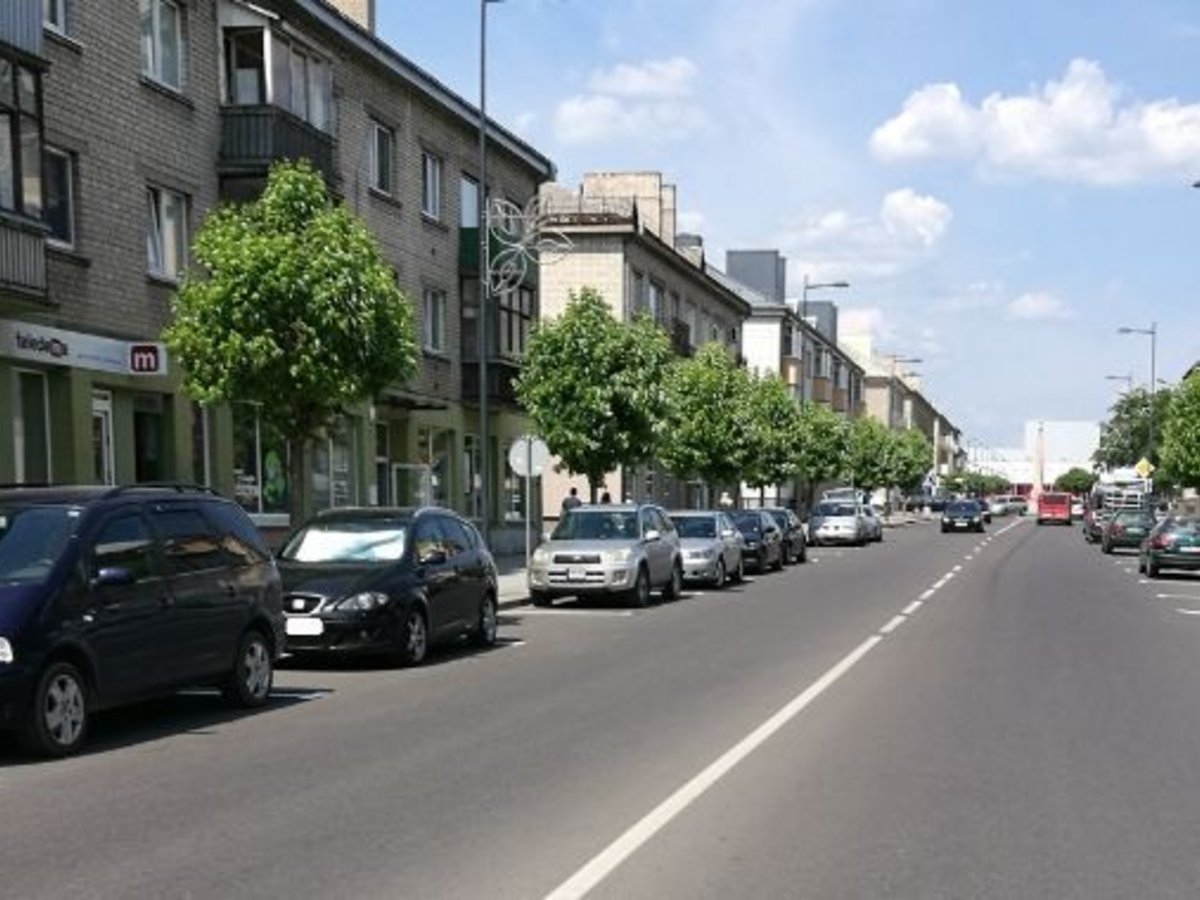 Daugiau papildomų automobilių stovėjimo vietų Vytauto gatvėje