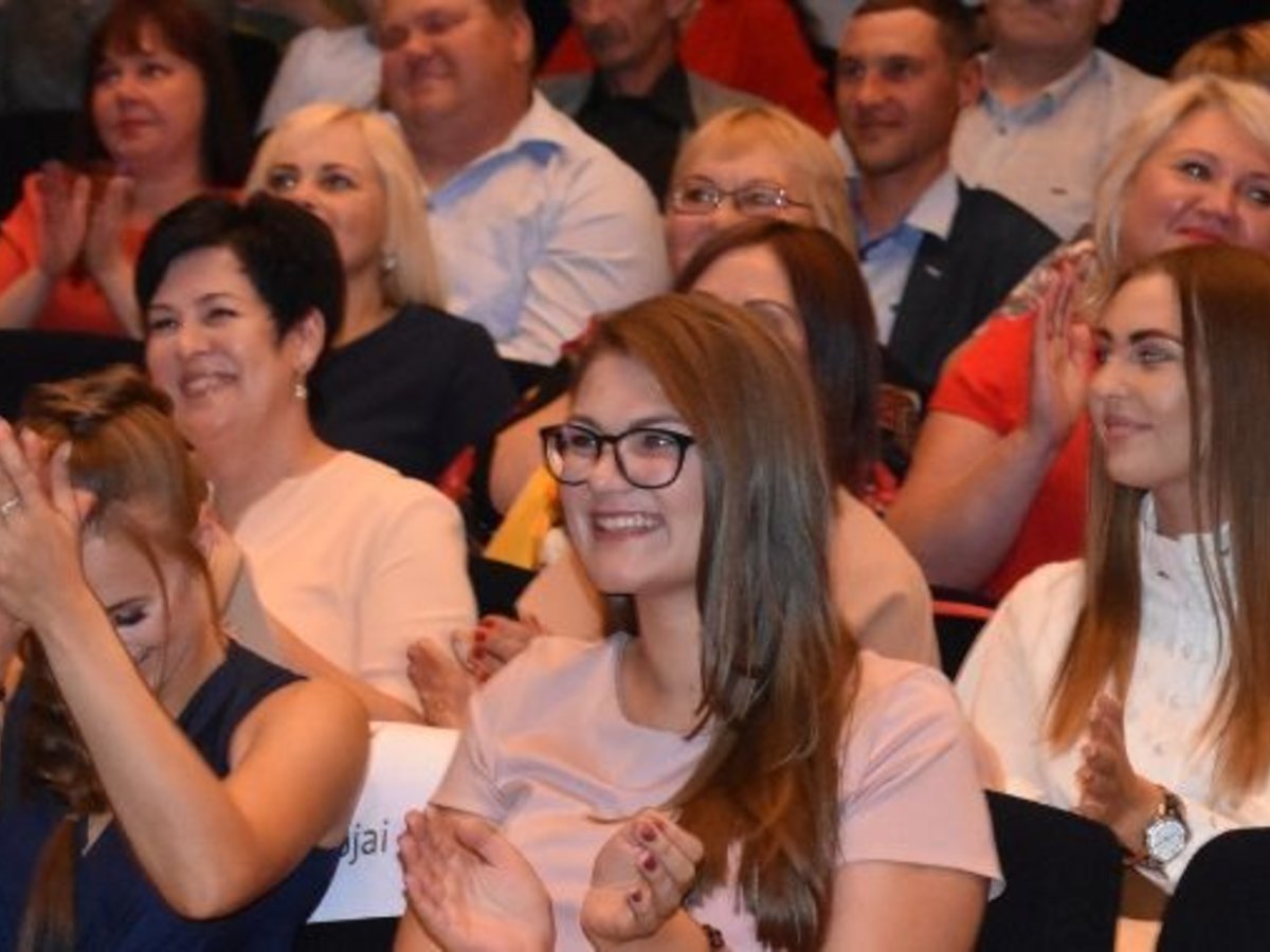 Sūduvos gimnazija išleido 42-ąją abiturientų laidą