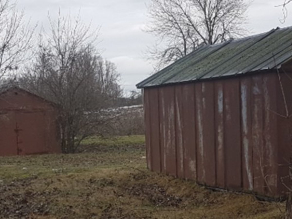 P. Kriaučiūno ir Fabriko g. Marijampolėje esančių statinių savininkų dėmesiui