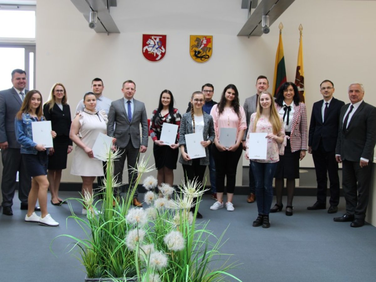 Savivaldybės stipendijos – kolegijos studentams ir profesinio rengimo centro moksleiviams
