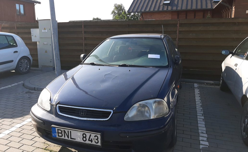 Sudarytas neeksploatuojamų bendro naudojimo vietas užimančių automobilių sąrašas