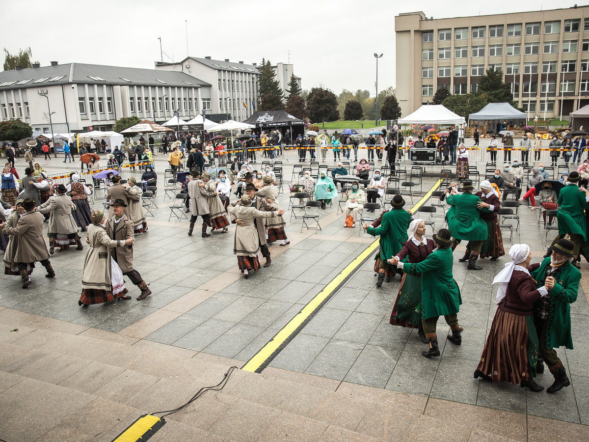  Atnaujinti reikalavimai renginiams: privaloma registracija ir atstumai