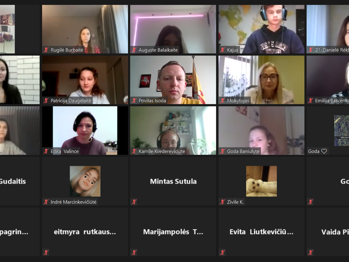 Pagerbti labiausiai nusipelnę Marijampolės savivaldybės mokyklų mokinių tarybų nariai