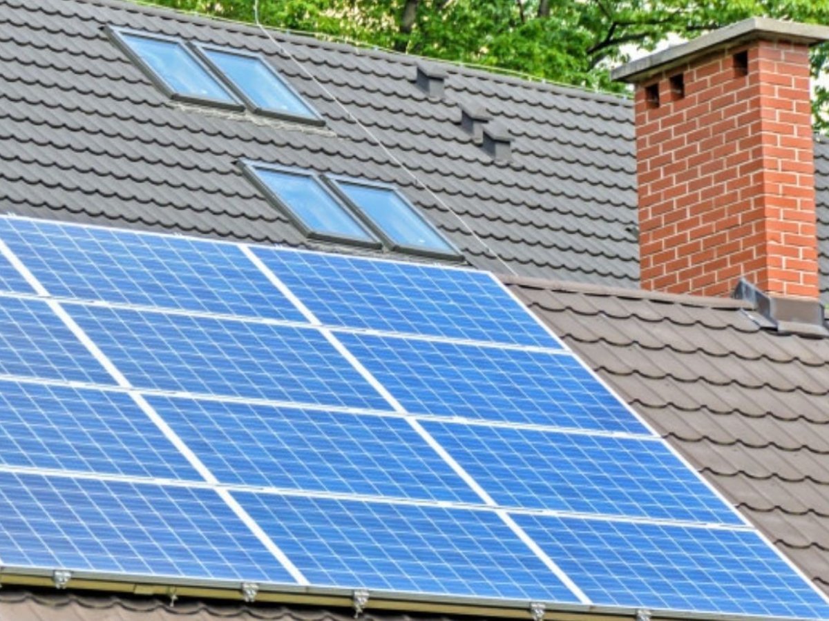 Kviečia teikti paraiškas saulės elektrinėms įsirengti ir seniems šildymo katilams pasikeisti 