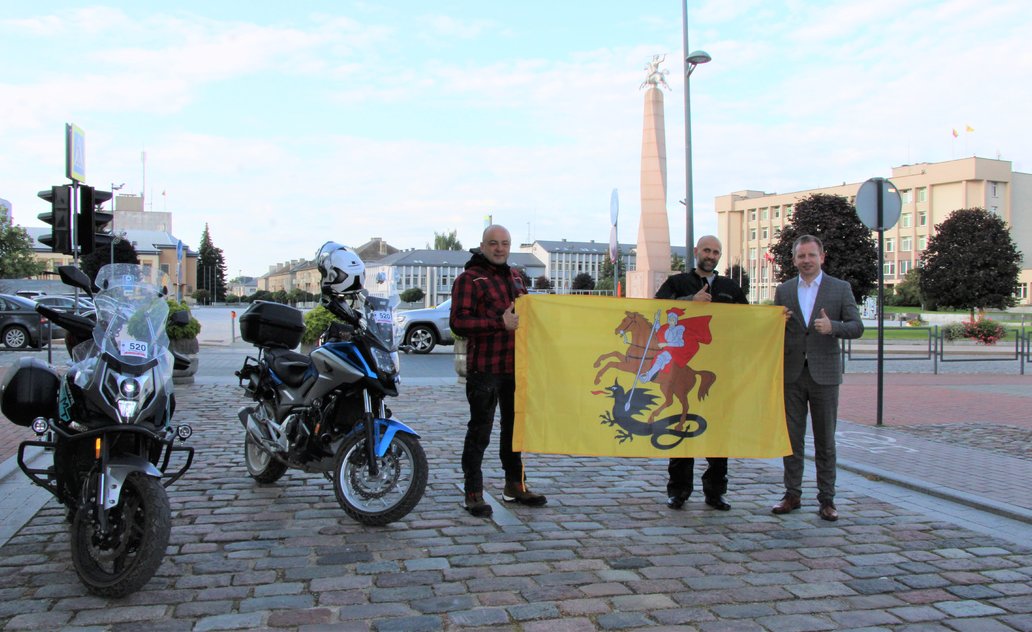 Į mototurizmo ralį išlydėta marijampoliečių komanda