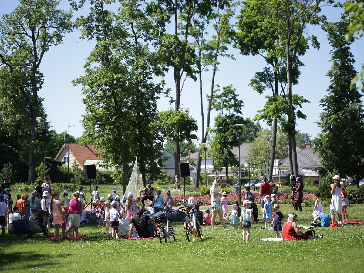 „Knygos šventė“ kvies kurti, susitikti su knygų ir teatrų herojais ir pramogauti