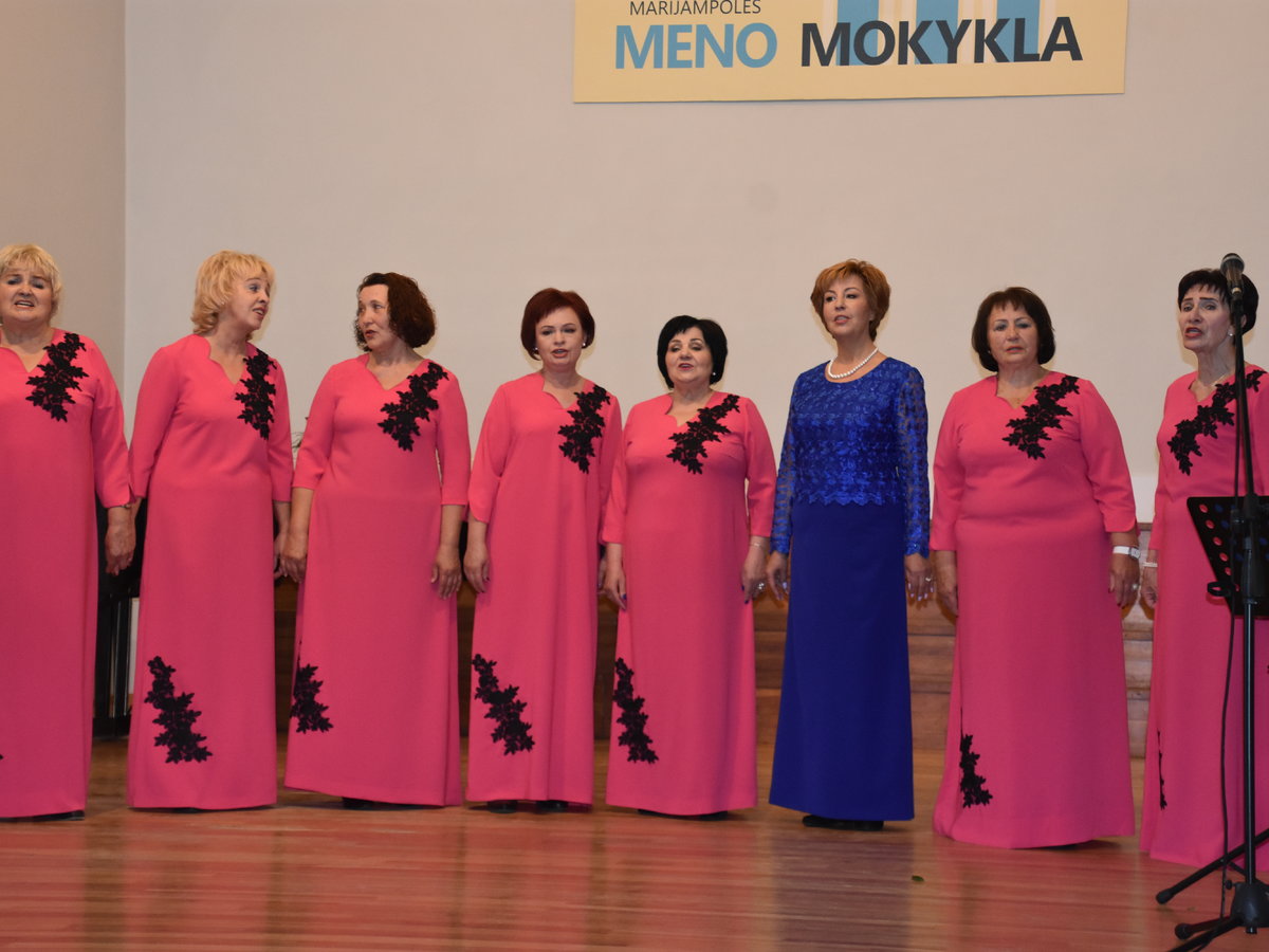 Klubas „Mozaika“ gyvuoja du dešimtmečius: vienija pagarba tradicijoms ir skambanti daina