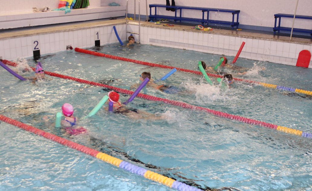 Mokymasis plaukti – ne tik pramoga, bet ir puikus užimtumas