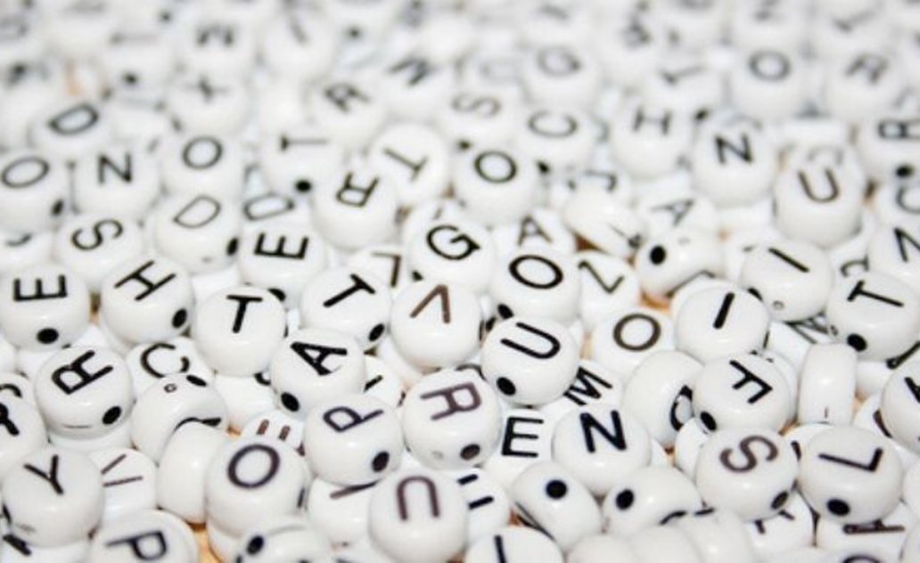 KALBAM APIE KALBĄ: įmonių, įstaigų pavadinimų rašymas