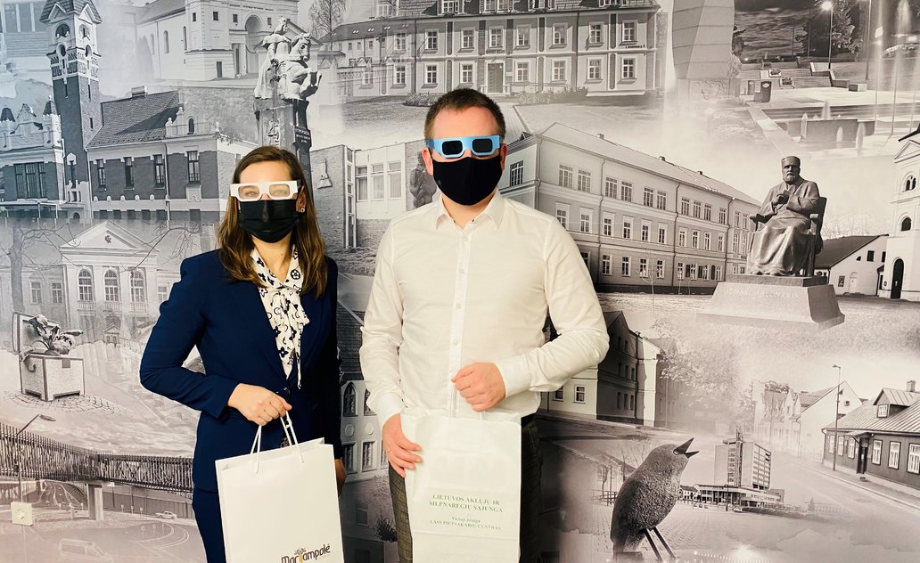 Pasaulinę baltosios lazdelės dieną – galimybė pajusti, kaip aplinką mato silpnai regintys žmonės
