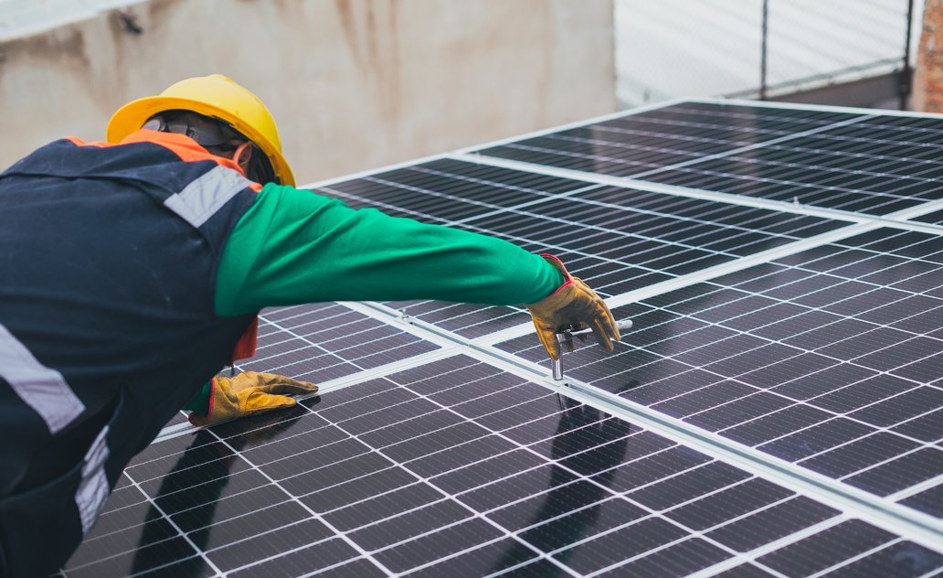 Parama saulės elektrinėms įrengti mažas pajamas gaunantiems gyventojams