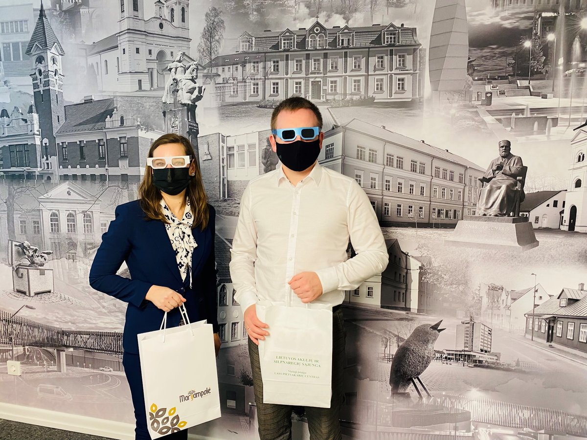 Pasaulinę baltosios lazdelės dieną – galimybė pajusti, kaip aplinką mato silpnai regintys žmonės
