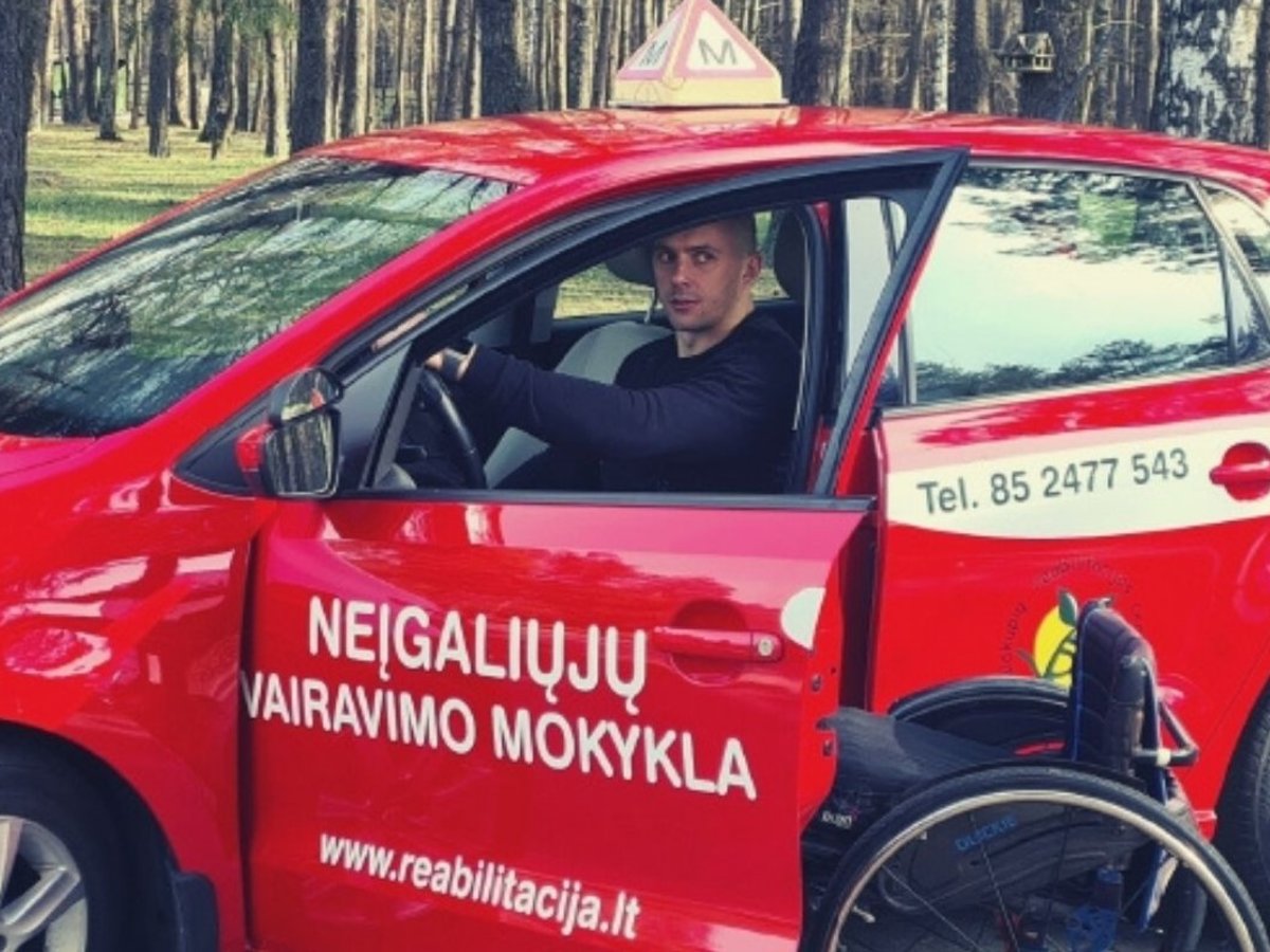 Kviečiame neįgaliuosius mokytis vairuoti