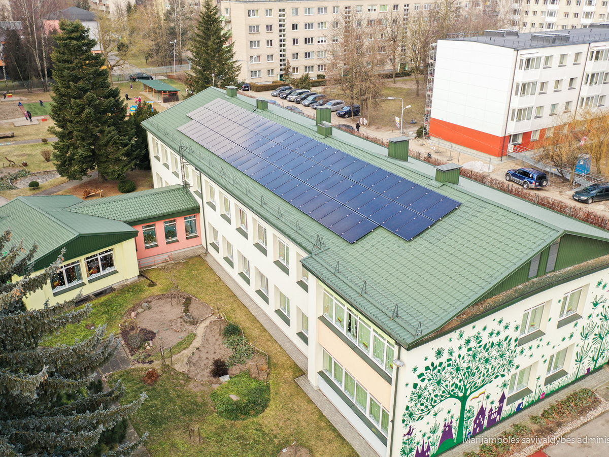 Marijampolės savivaldybės ugdymo įstaigose pradėjo veikti saulės elektrinės