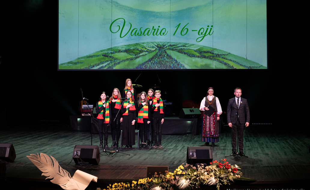 Marijampolė  iškilmingai paminėjo 104-ąsias Lietuvos valstybės atkūrimo metines