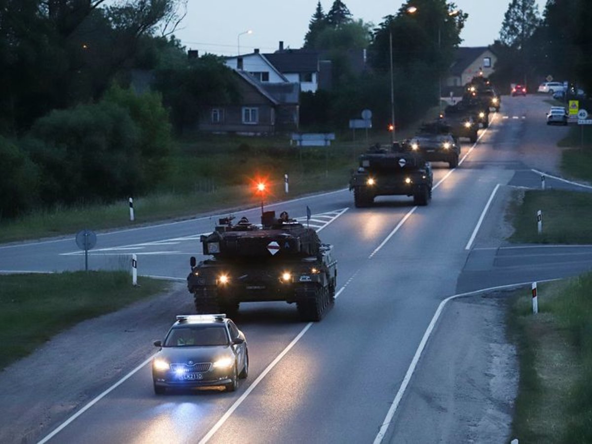 Vasario pabaigoje – kovo pradžioje numatomas intensyvesnis karinės technikos judėjimas šalies...