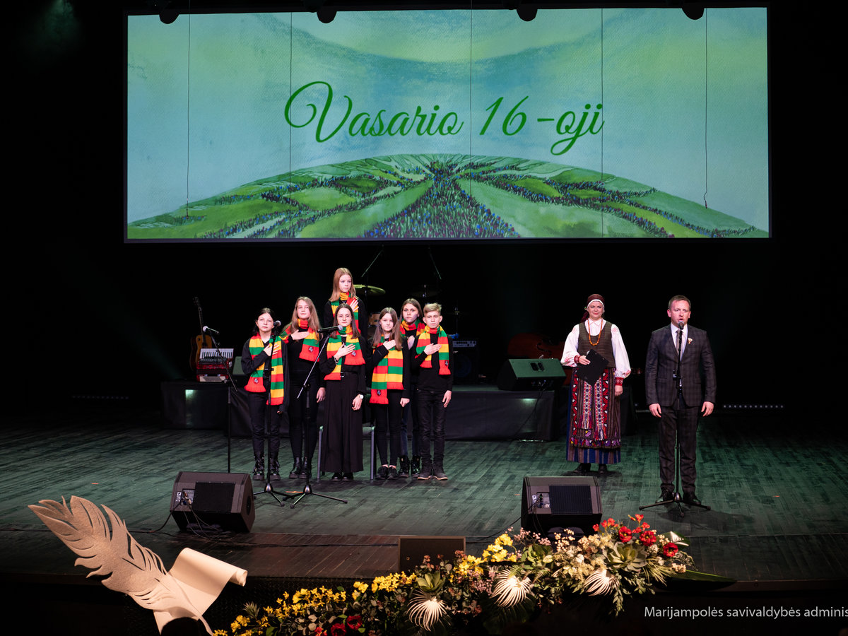 Marijampolė  iškilmingai paminėjo 104-ąsias Lietuvos valstybės atkūrimo metines