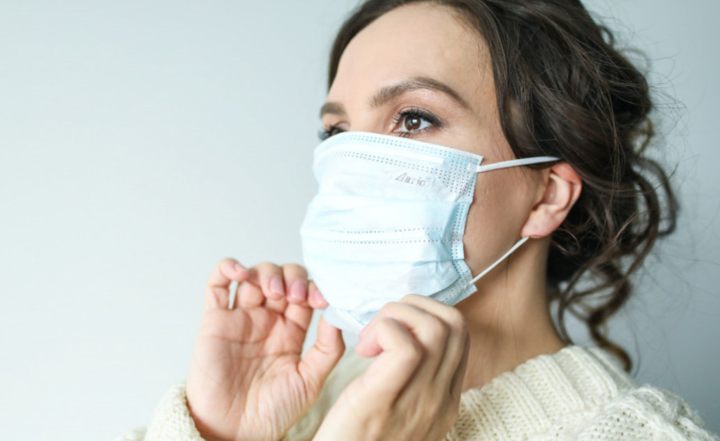 Renginiuose uždarose erdvėse galima dėvėti ne tik FFP2 lygio respiratorius, bet ir medicinines...