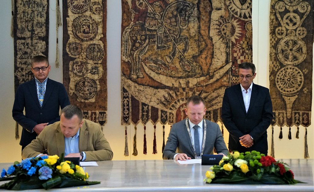 Marijampolė turi naują miestą partnerį: pasirašyta sutartis su Červonogrado savivaldybe iš Ukrainos