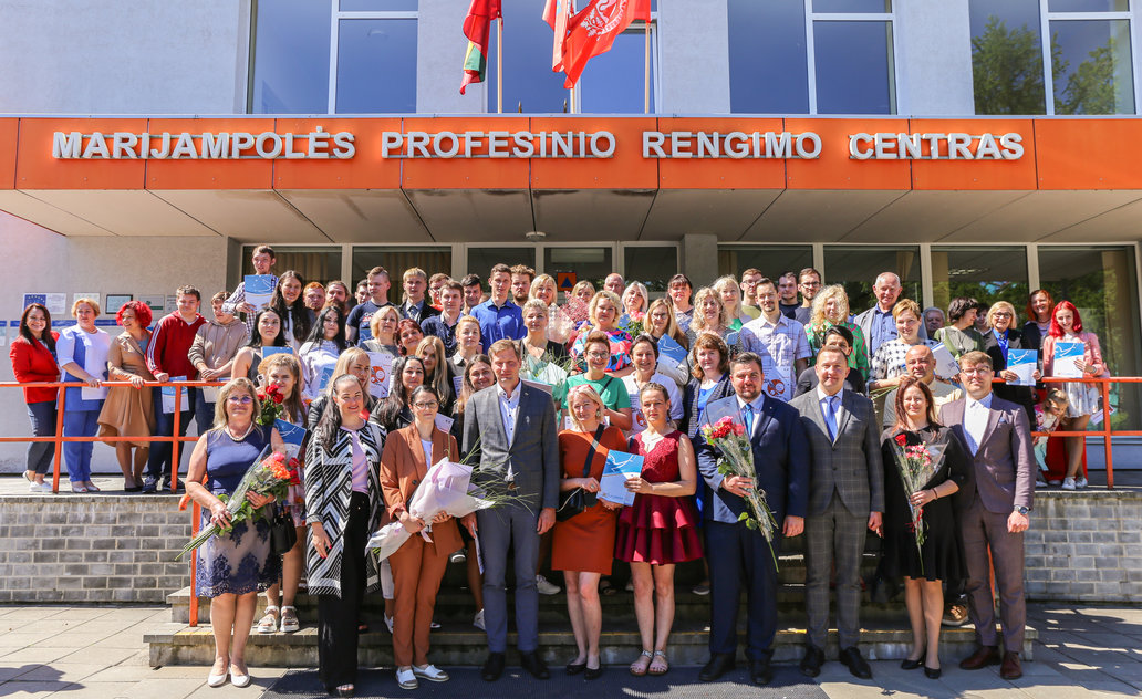 Įteikti Marijampolės profesinio rengimo centro diplomai