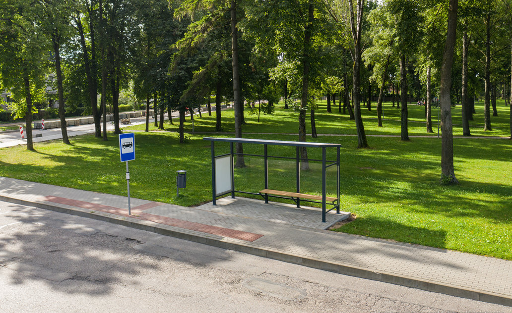Marijampolėje dar daugiau naujų viešojo transporto laukimo paviljonų