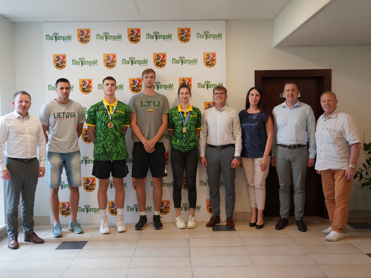 Savivaldybės meras susitiko su Europos krepšinio čempionatų prizininkais
