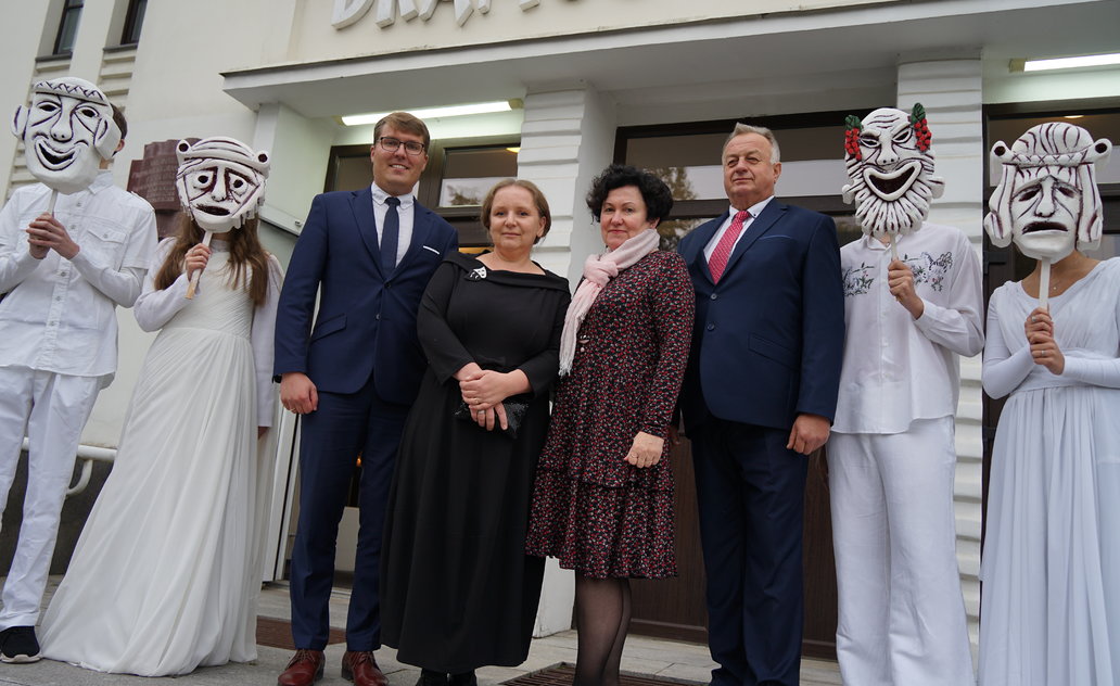 Teatre dviguba šventė: jubiliejaus paminėjimas ir  festivalio atidarymas