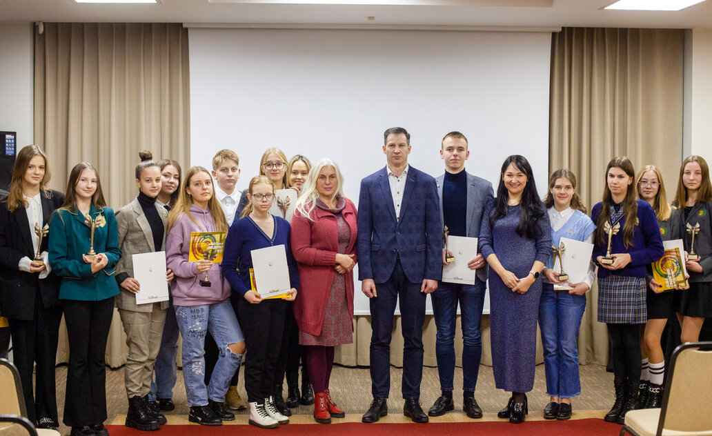 Įteikti mokinių tarybos apdovanojimai
