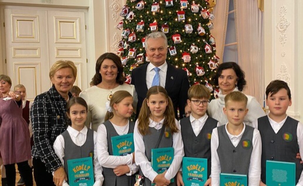 Marijampolės savivaldybės mokiniai dalyvavo eglutės įžiebimo šventėje Prezidentūroje
