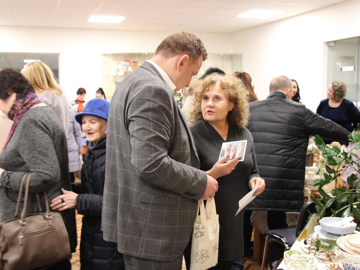 Bendra neįgaliųjų organizacijų ir Marijampolės savivaldybės iniciatyva – kalėdinė mugė