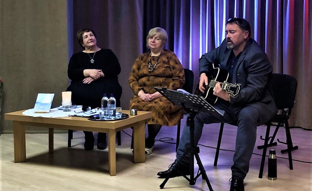 Baraginėje vyko Vitalijos Žvingilienės poezijos knygos „Prisilietimas“ pristatymas
