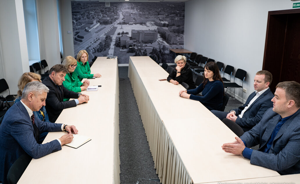 Tęsiamas bendradarbiavimas su VDU: Marijampolėje planuojama įkurti gamtos mokslų ir matematikos...