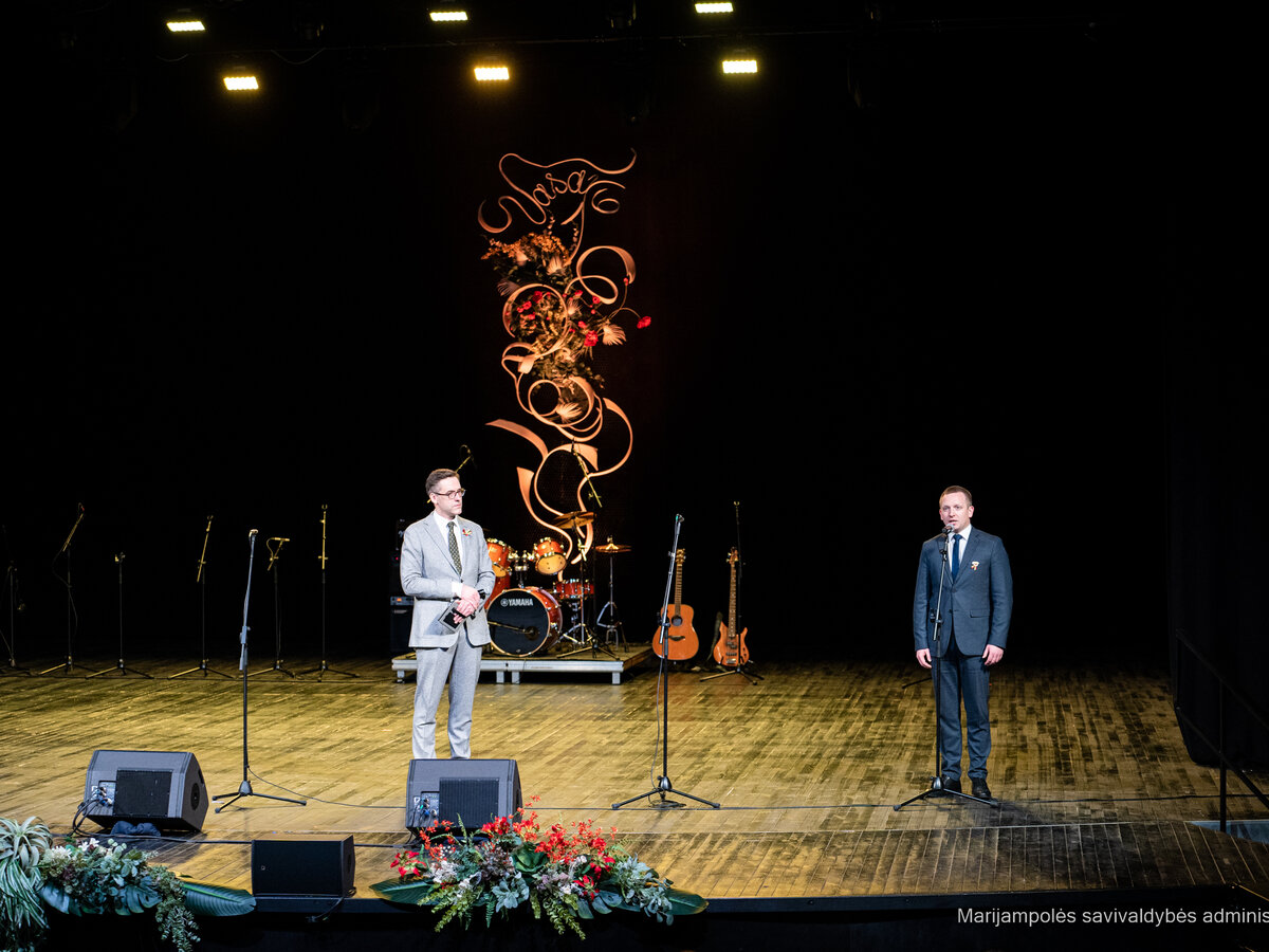 Marijampolė  sveikino Lietuvą su gimtadieniu