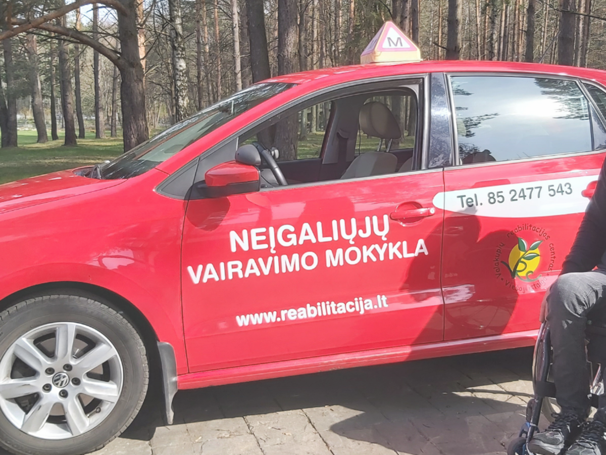 Nemokami vairavimo kursai  judėjimo negalią turintiems asmenims