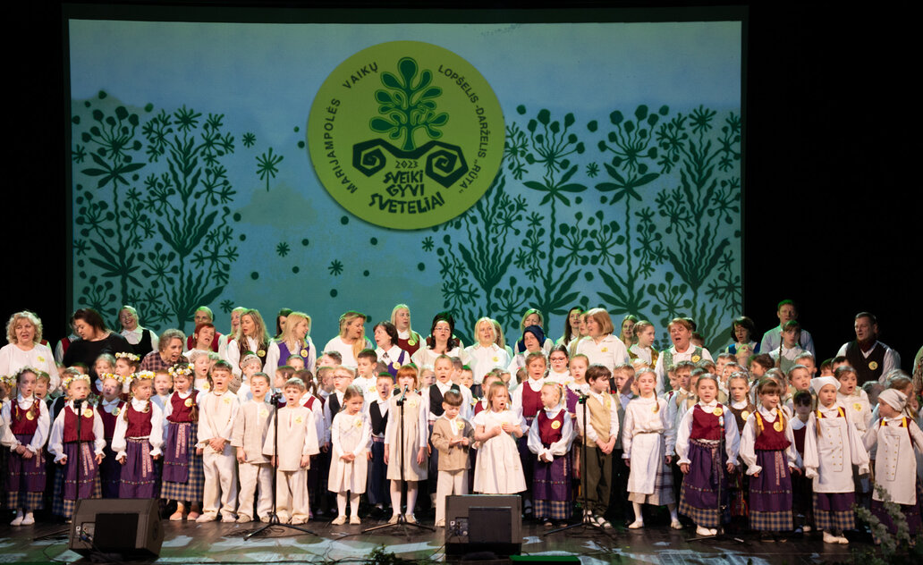Praūžė tarptautinis Lietuvių liaudies dainų festivalis – „Sveiki gyvi, sveteliai“