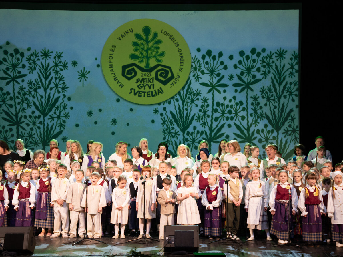 Praūžė tarptautinis Lietuvių liaudies dainų festivalis – „Sveiki gyvi, sveteliai“