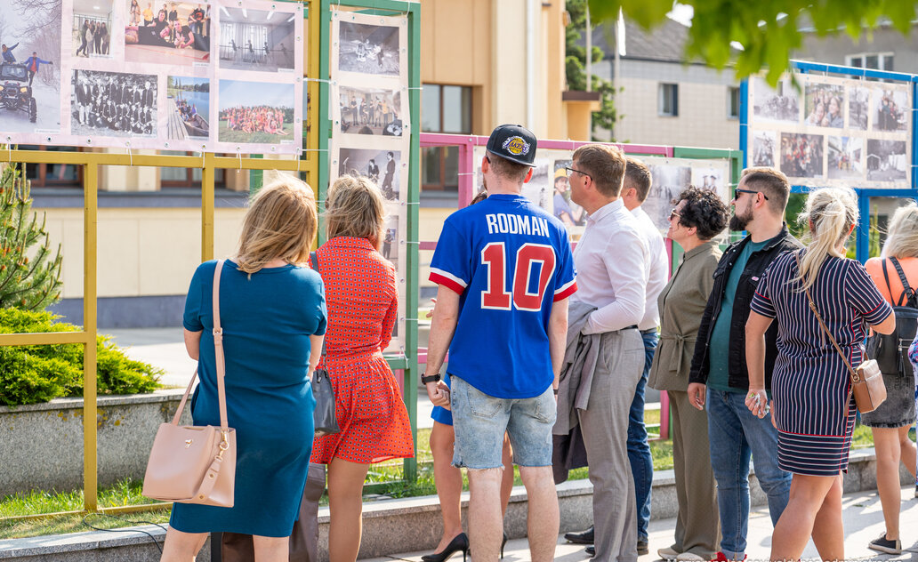 Atidaryta fotografijų paroda  „Jaunimas. Tada ir dabar“ 