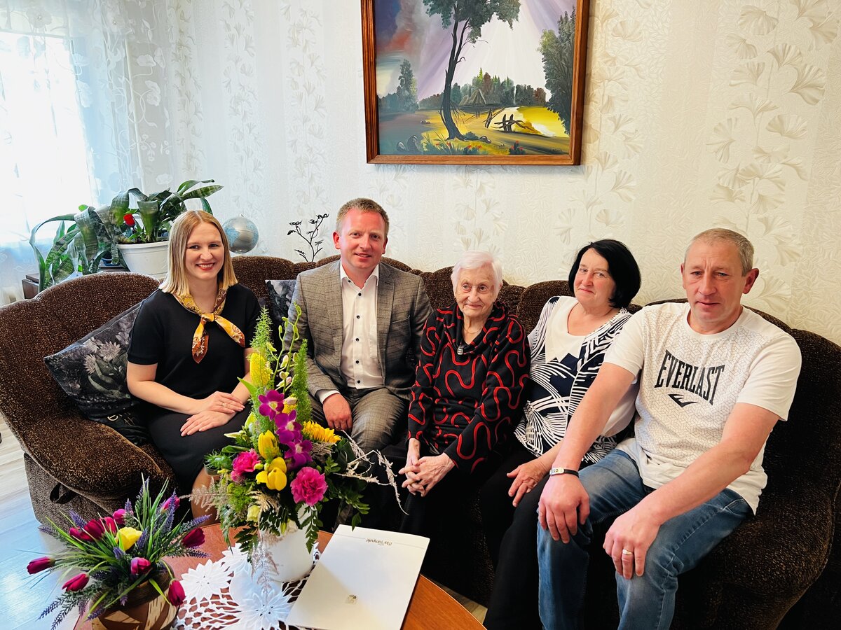100 metų skaičiuojanti Teresė nė už ką galvos nedengtų skarele