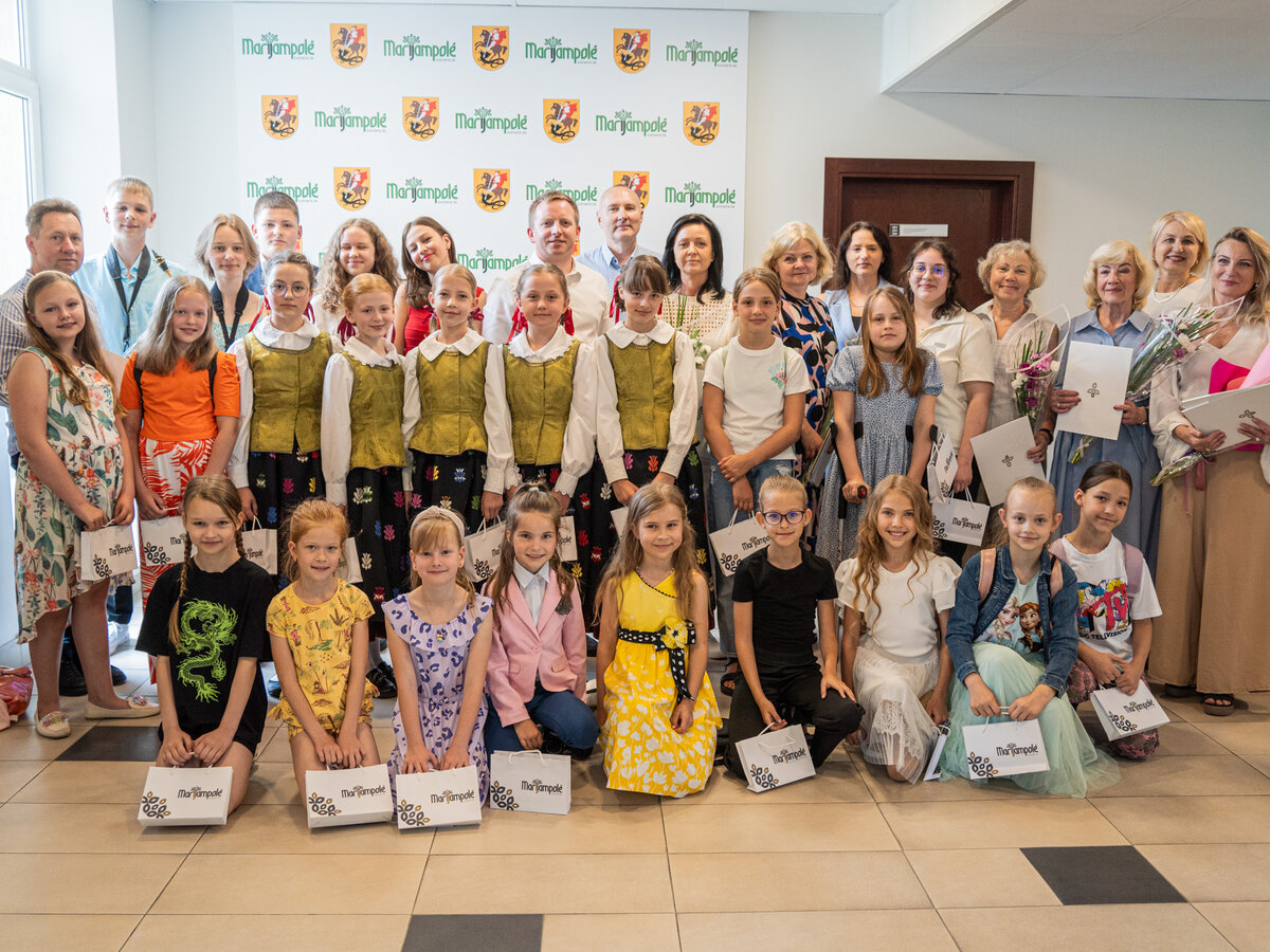 Dėmesys ir premijos jauniesiems kūrėjams bei juos ruošusiems mokytojams