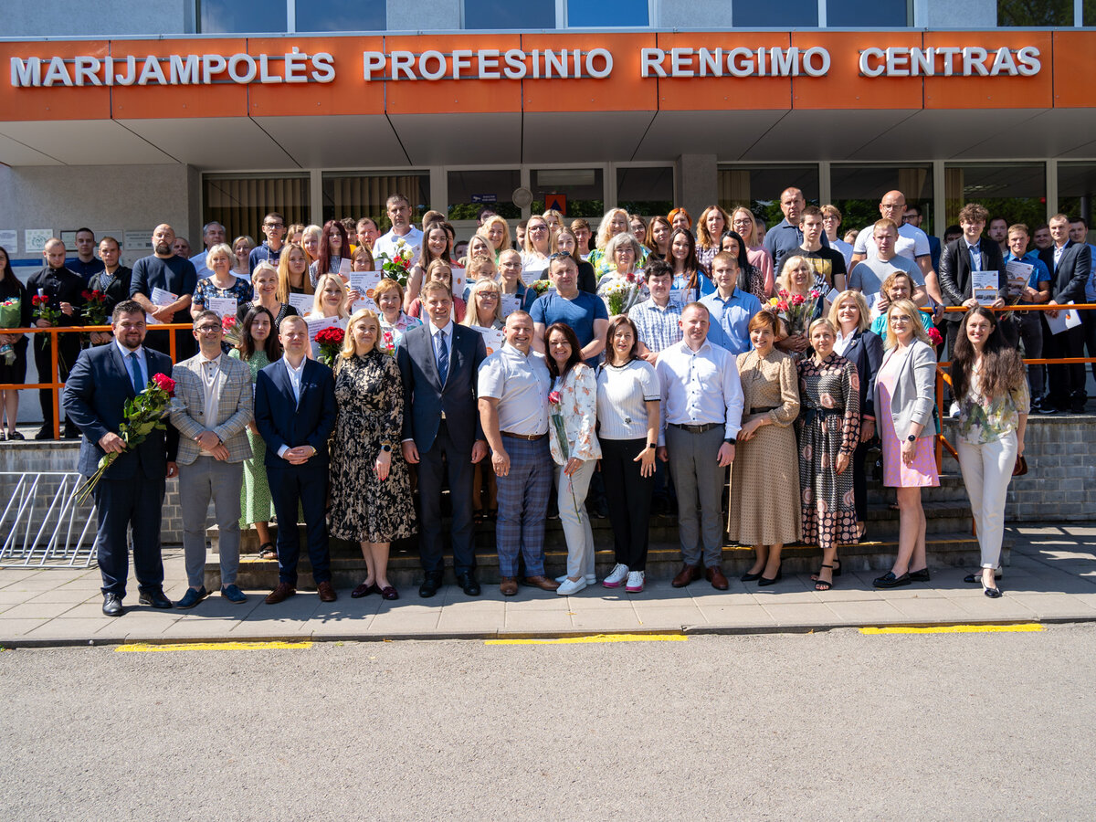 Diplomai buvo įteikti Marijampolės profesinio rengimo centro absolventams