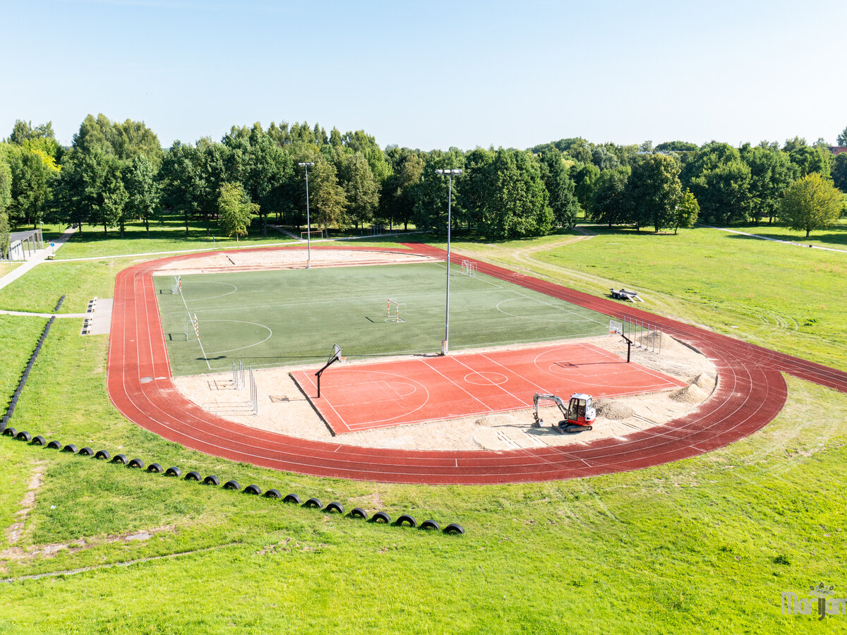 Atnaujinamas Sūduvos gimnazijos stadionas