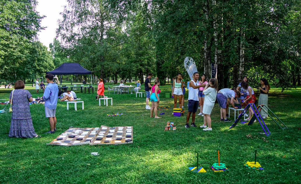 Vakar Marijampolės Poezijos parke įvyko jaunimo organizacijos „Jaunimas YRA“ renginys – „Ratu –...