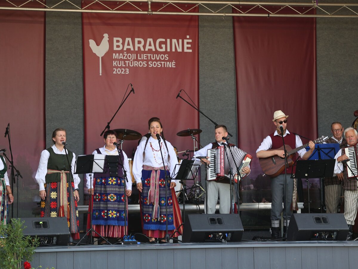 Baraginėje – Mažojoje Lietuvos kultūros sostinėje – nuskambėjo   kapelų šventė „Sueikim, susiedai!“ 