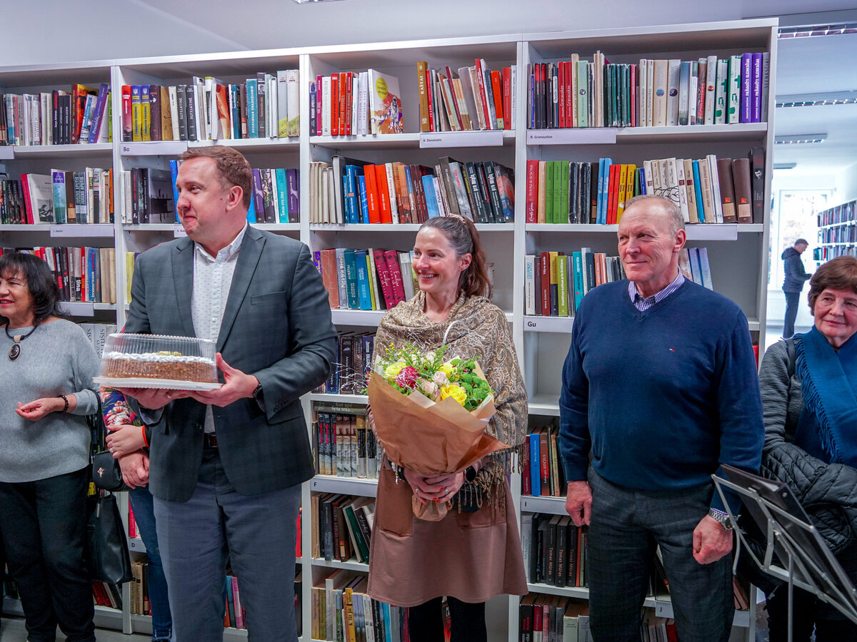 Petro Kriaučiūno viešojoje bibliotekoje atidaryta neįgaliųjų draugijos paroda