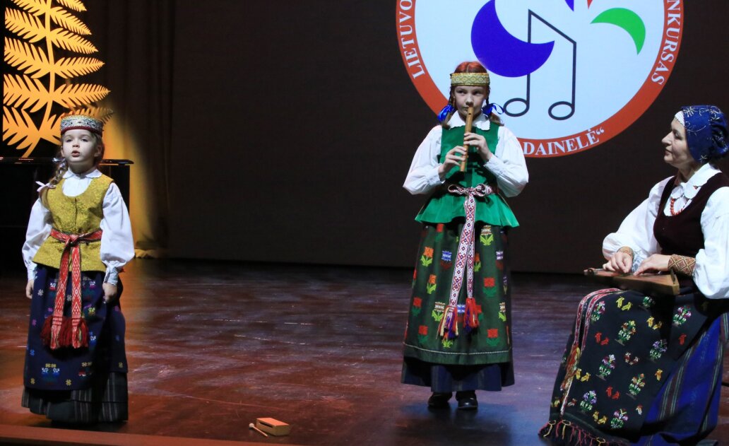 Marijampolės jaunieji dainininkai puikiai pasirodė „Dainų dainelės“ antrajame etape