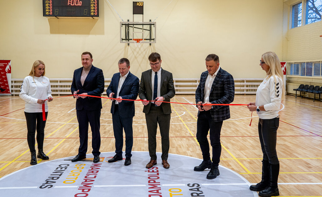 Atnaujinta gilią istoriją menanti Kvietiškio sporto salė