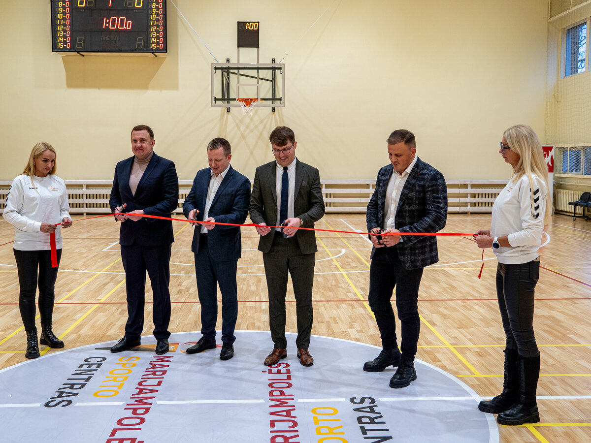 Atnaujinta gilią istoriją menanti Kvietiškio sporto salė