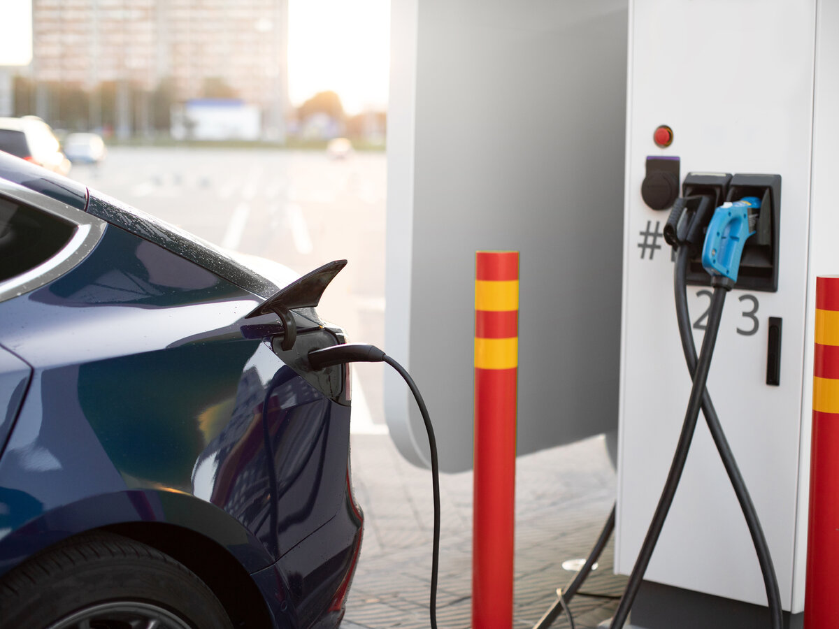 Per metus Marijampolėje dar 22 elektromobilių krovimo prieigos